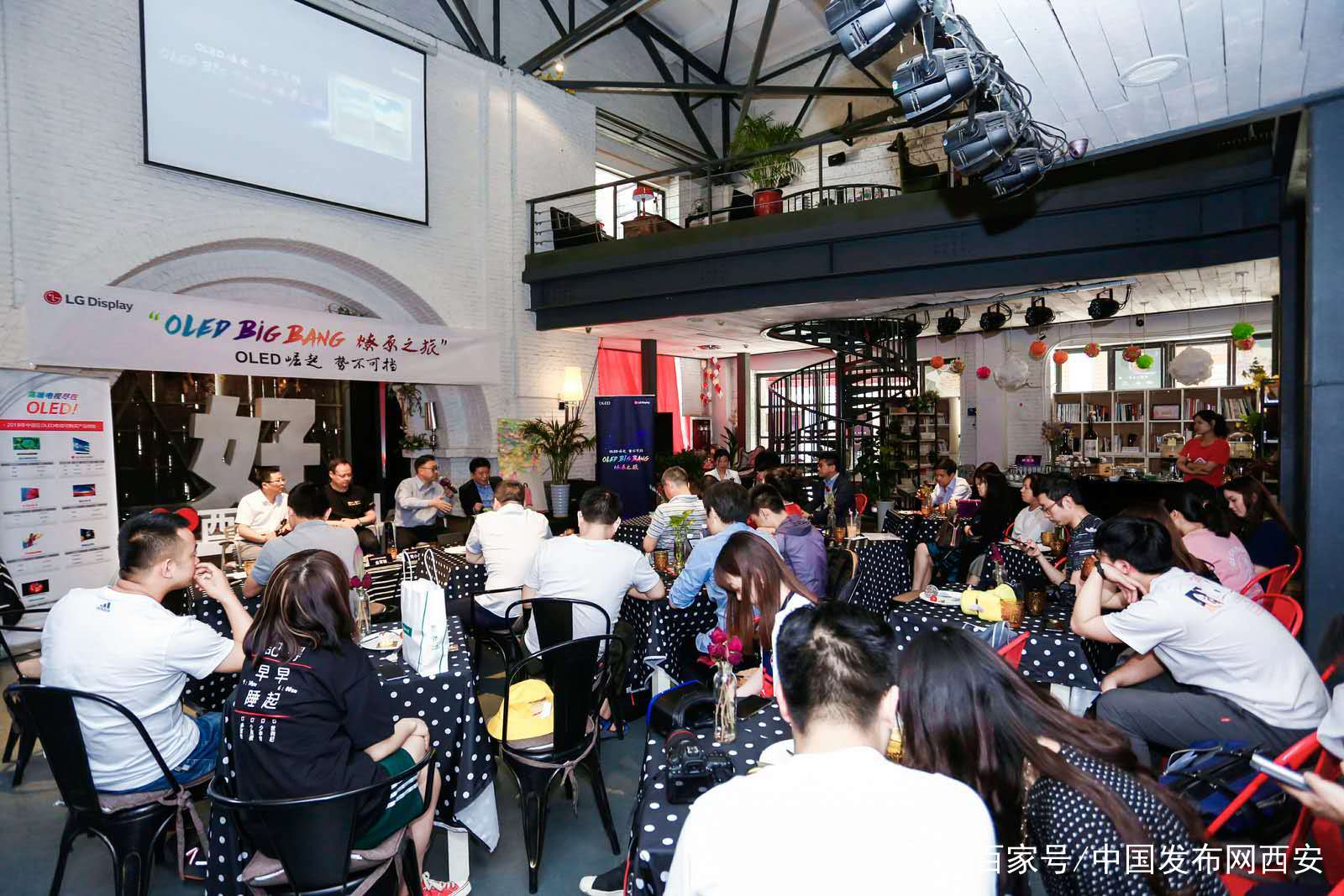 嫖娼、吸毒、逃税:遭全网封杀,你还敢回来?