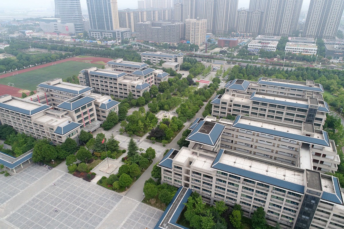 重庆九龙坡职业教育中心电子电器应用与维修专业:3+2五年制大专介绍 重庆九龙坡职业教育中心电子电器应用与维修专业:3+2五年制大专介绍