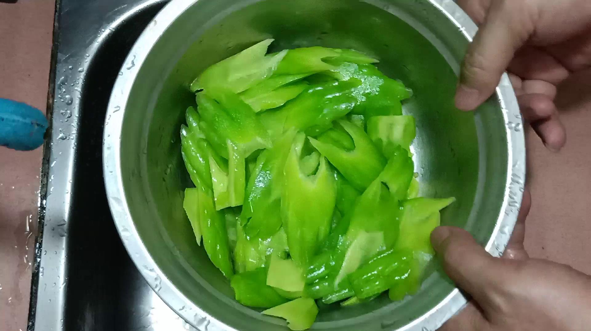 这才是苦瓜最好吃的做法,开胃降火又下饭,做法还特简单