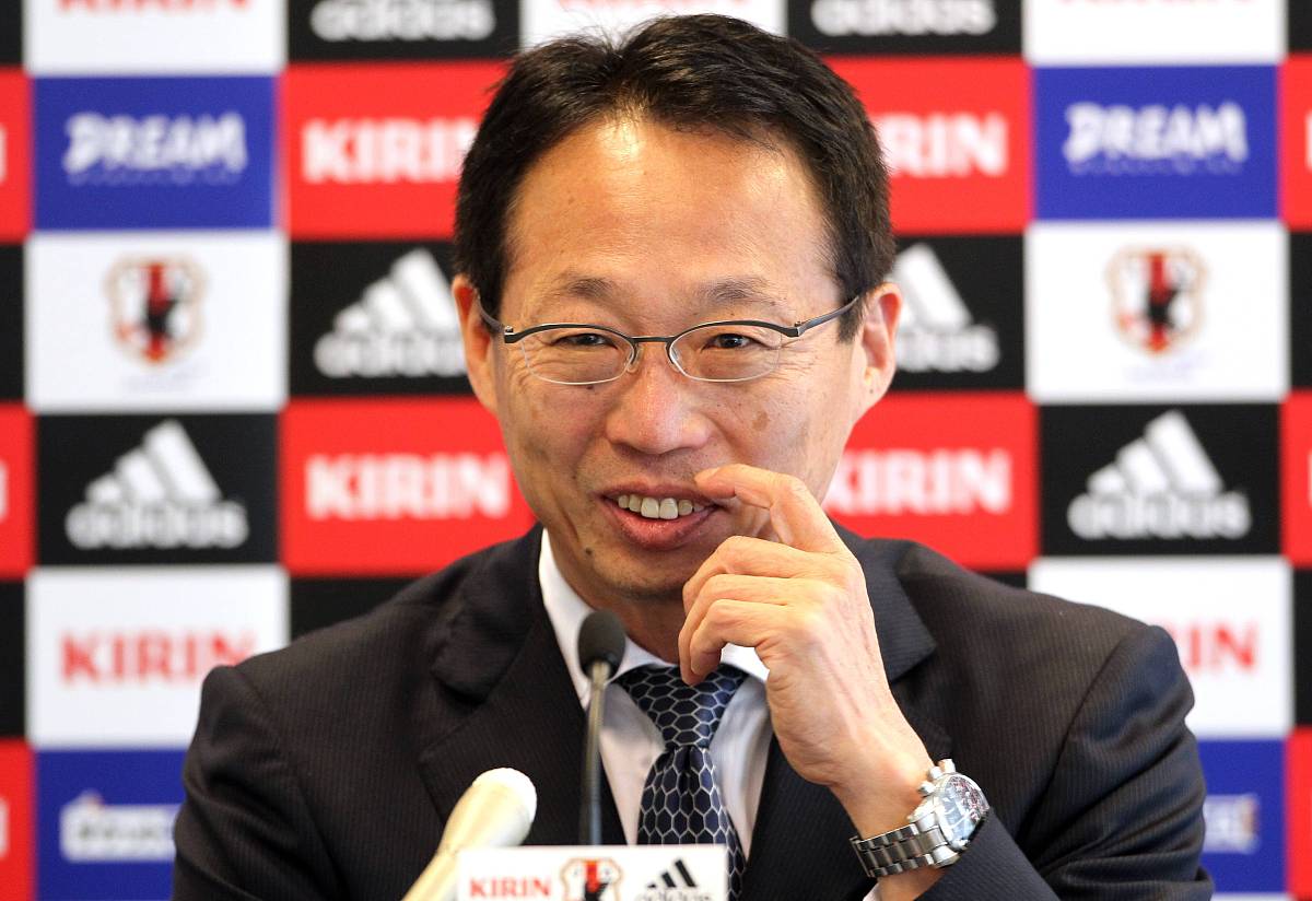 2010年5月29日,奥地利格拉茨,日本雨中训练备战2010南非世界杯.***_**