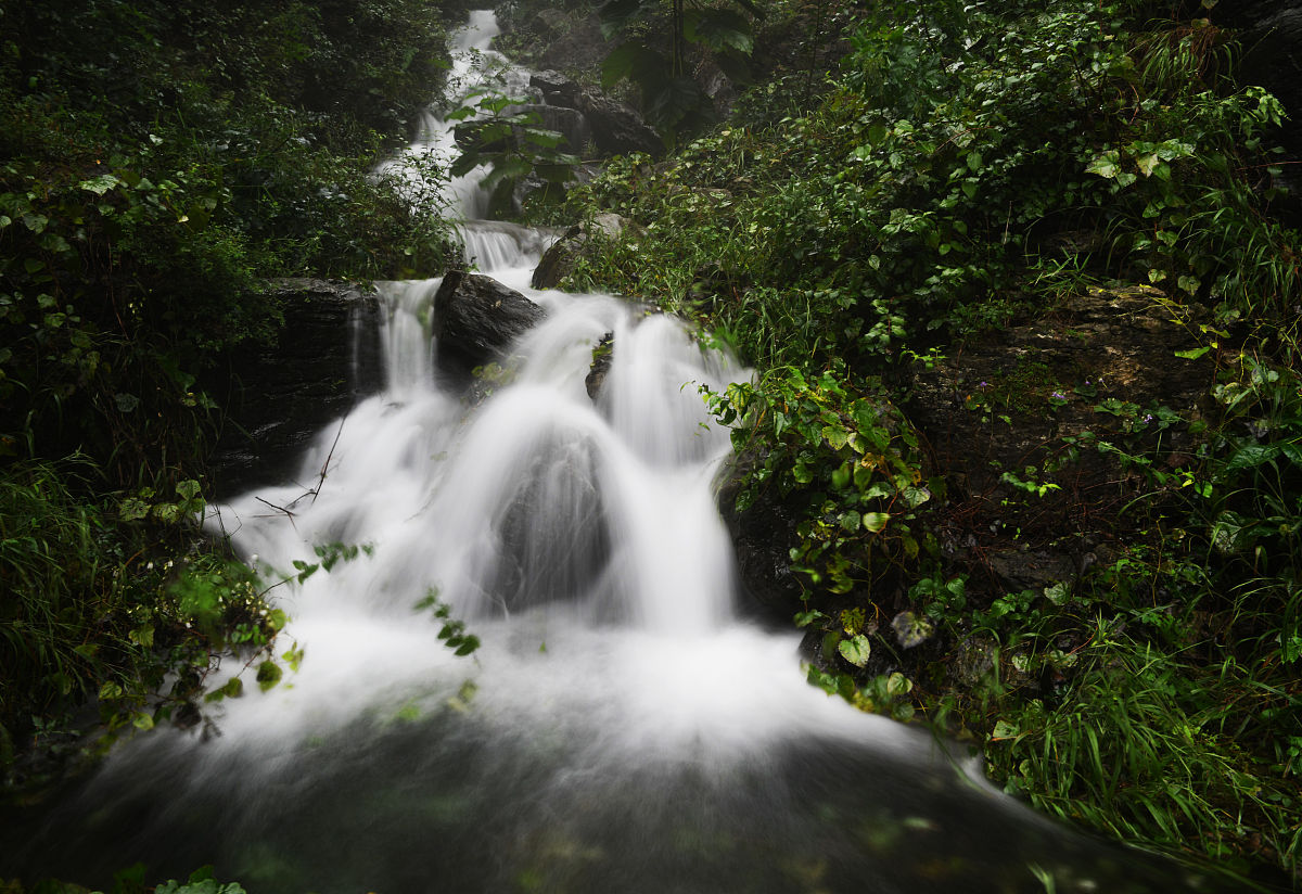 阿里山林茂竹翠 山上仙境醉游人风景美 下联