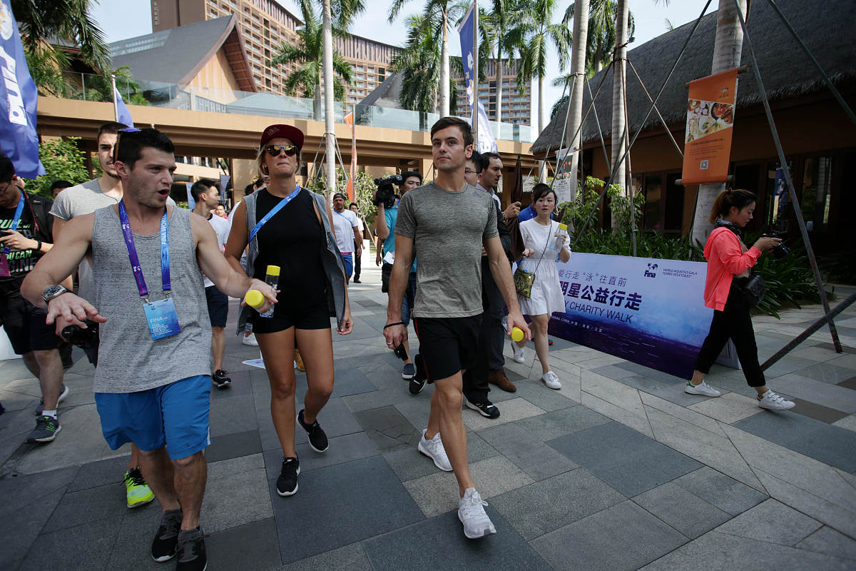 迷你马拉松主题：丰富教师课余生活，庆祝重阳节