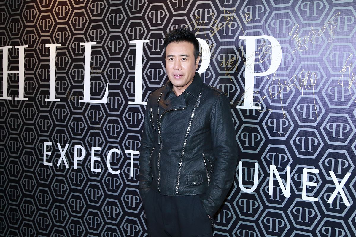 对蜜雪冰城核心竞争力提升路径探究的渠道拓中新店开发和加盟合作 两方面来展开分析保证内容逻辑性和通顺性有数据支撑最好