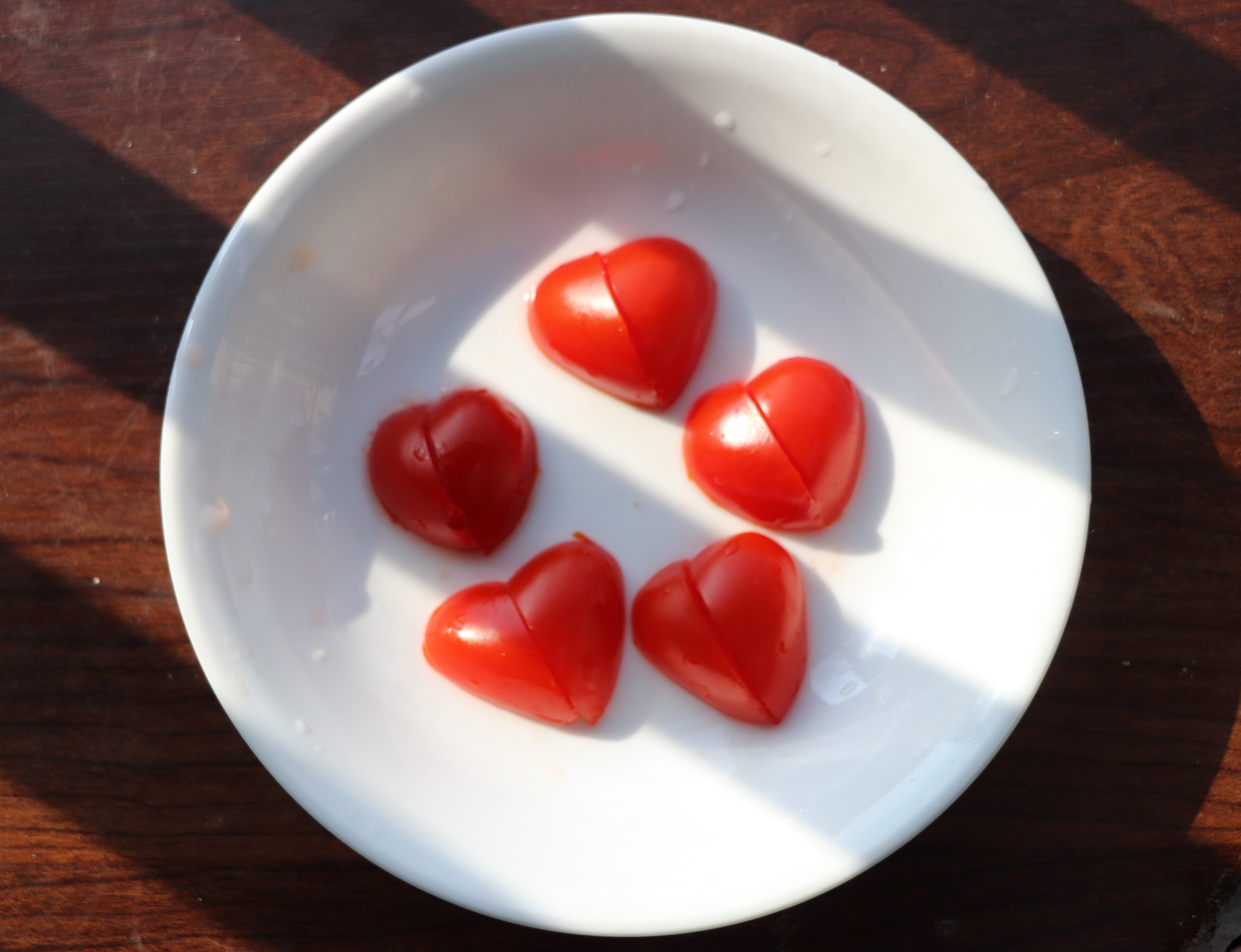 厉害了!我家媳妇用两刀做出桃心,团圆饭用它摆盘颜值太高了!