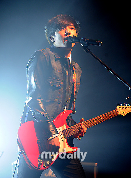 2012年3月26日,韩国音乐组合cnblue于上午在首尔举行了面向国内外媒体
