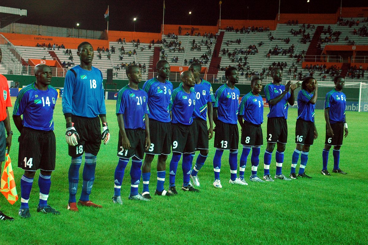 推荐几个可以下载二次元美图网站