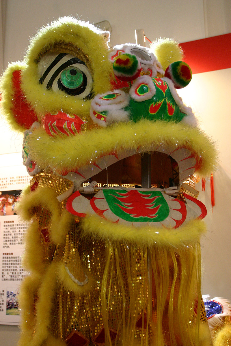 写一篇文化遗产保护与传承：探索历史文化遗产的价值和保护方法