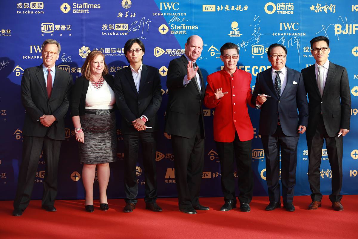 演员当总统的优势：娱乐、沟通、影响力、团队合作和艺术视角