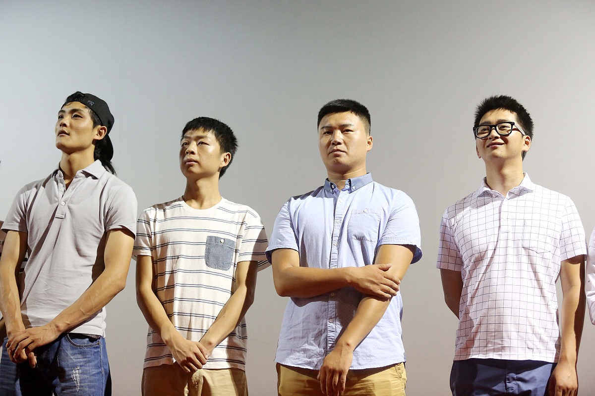 大学宿舍爆笑日常：从矛盾到团结，一起成长！