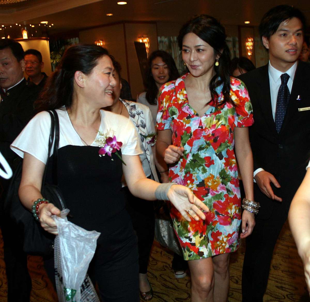 王国旌炫耀“关之琳满大街都是”，关之琳看清真面目后只看钱