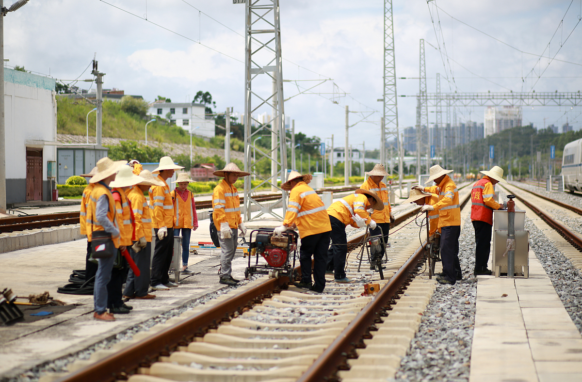 重庆交通职业学院高速铁路施工与维护专业课程设置有哪些