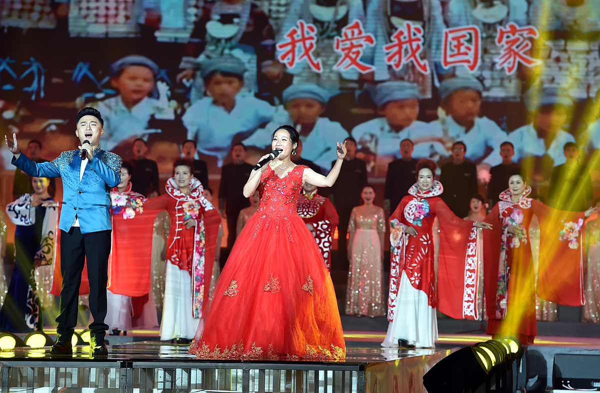 才艺展示：舞蹈、歌曲、小品、朗诵等，展现个人或团队风采