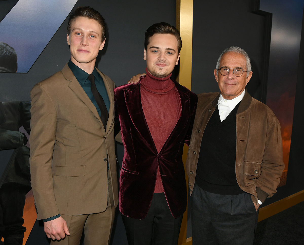 艺术：汇聚灵魂的媒介 - 以爱国、责任、理想为主题的艺术探索