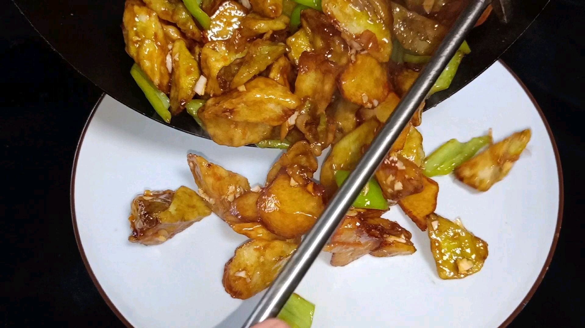 东北厨师长分享,东北老菜“地三鲜”有质量讲解油温,拍粉收藏了