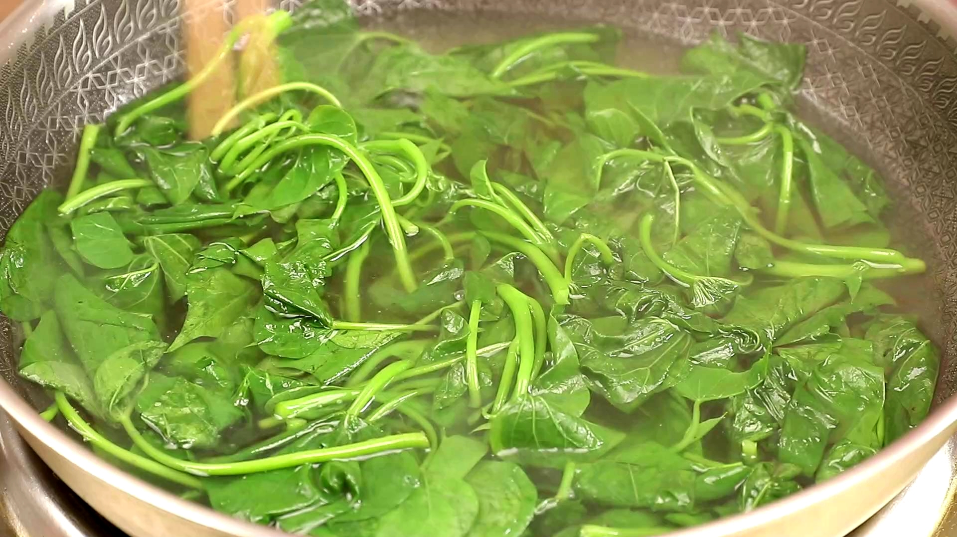 这种菜被称为“长寿菜”,开水一煮,料汁一拌,好吃营养又健康