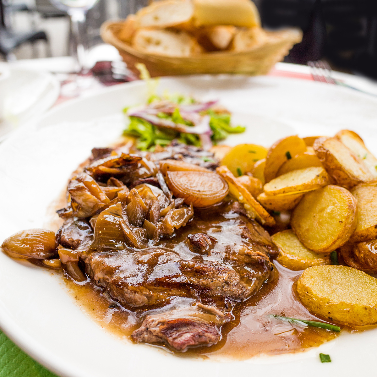 鸵鸟肉烹饪技巧：如何吃出美味与营养？