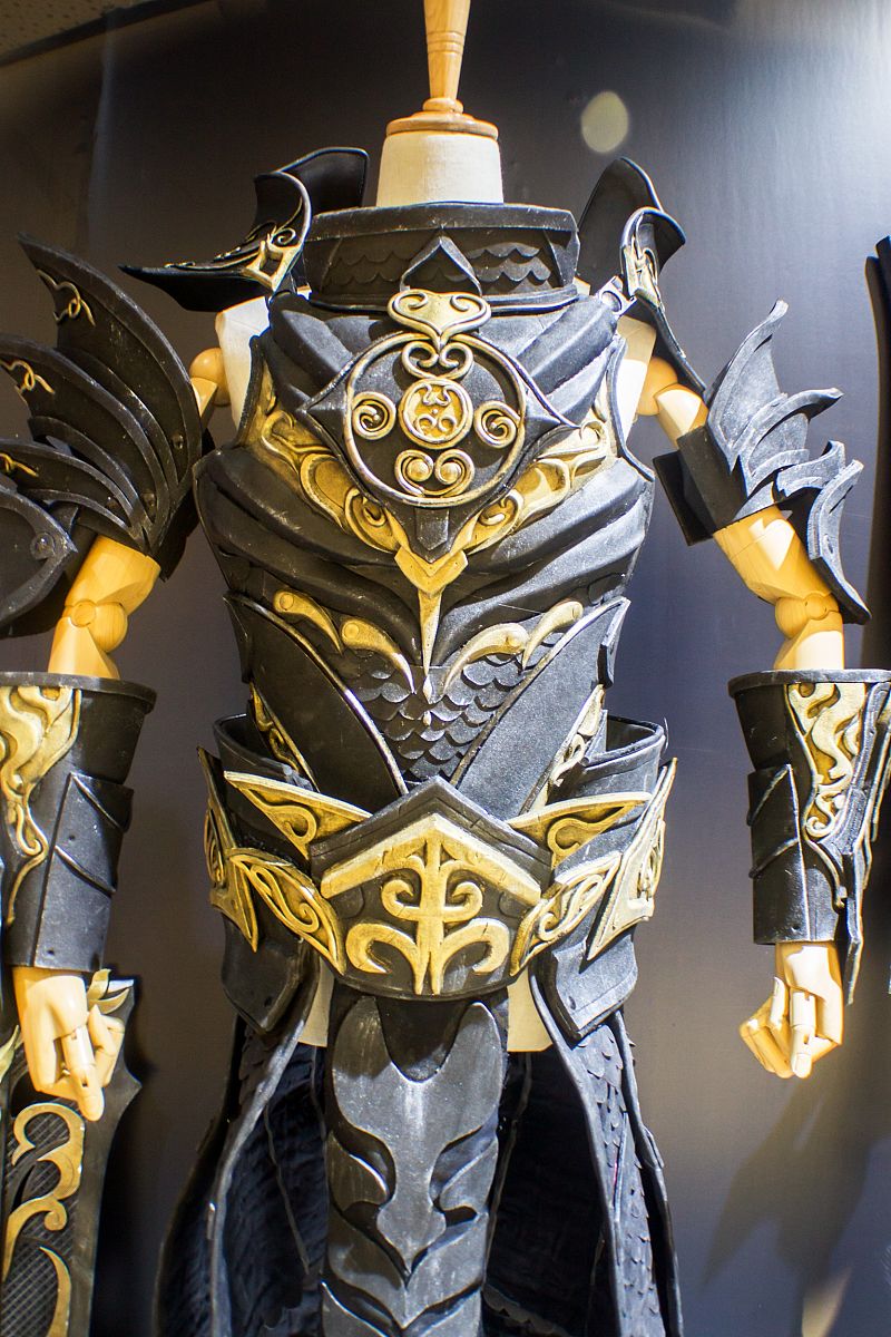 尖刺腿甲：战士的坚固防御与强力攻击