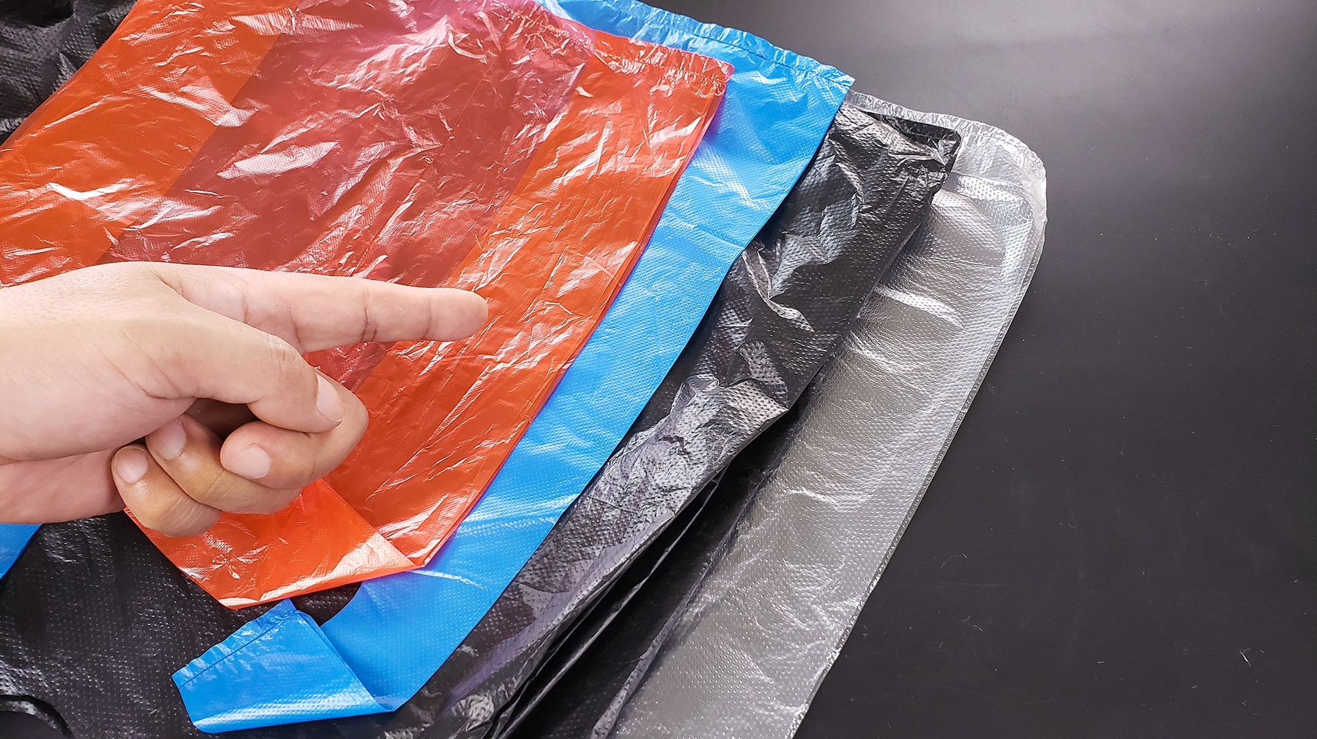 买早餐时要注意,这种塑料袋尽量别用,白送也不要,提醒家人看看