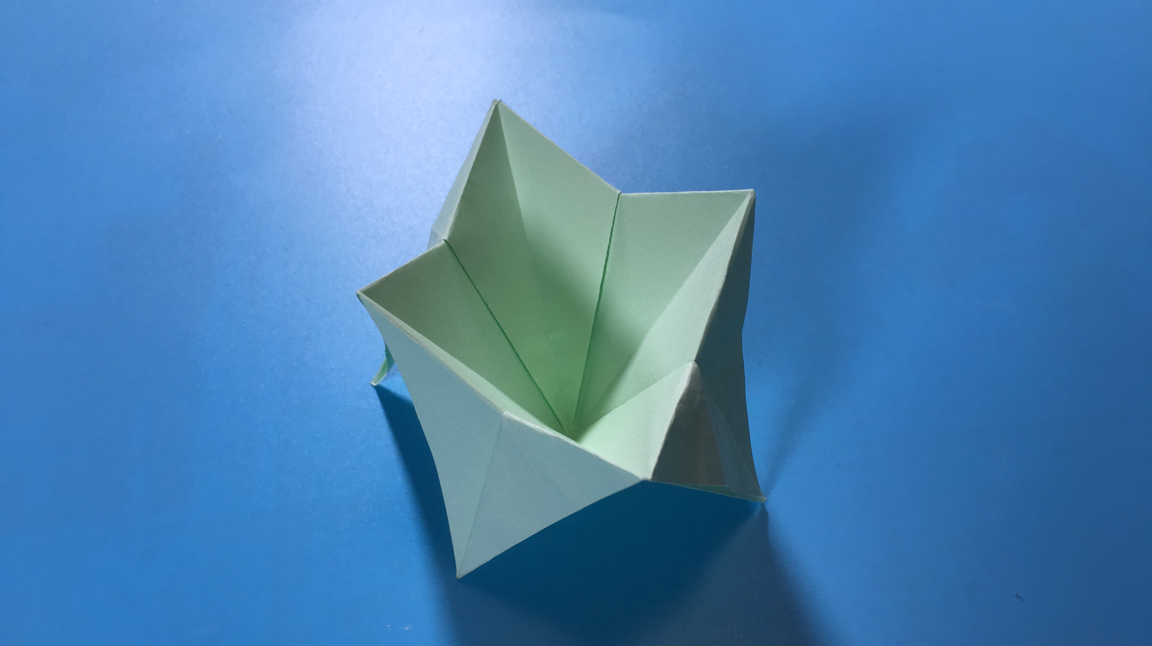 折纸课堂:折一个实用的鸡蛋托