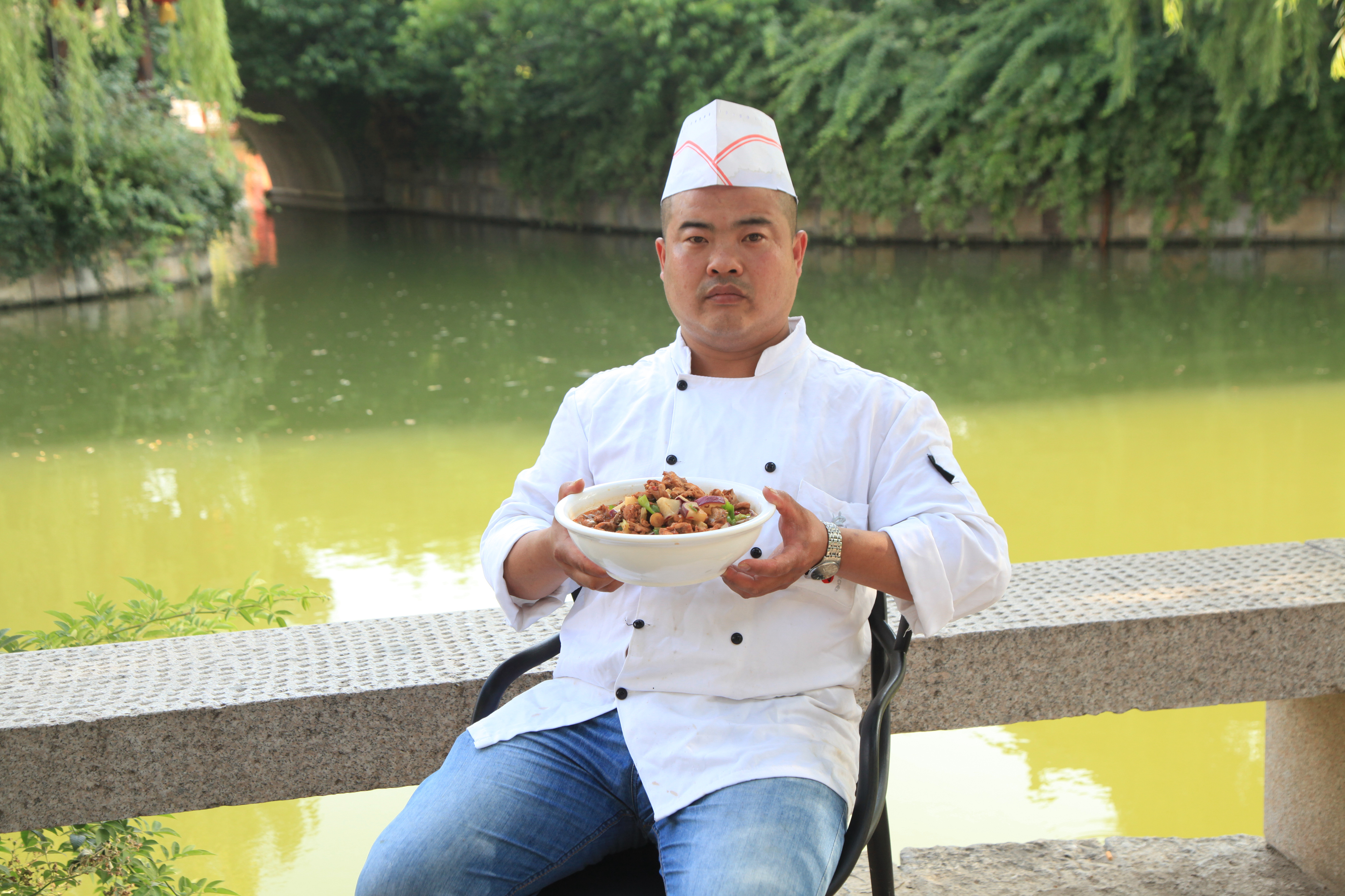 大厨教你在家做萝卜炖鸡块,简单易学,美味不容错过