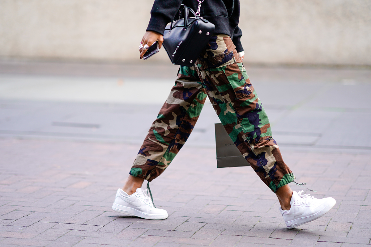 写一篇宽松工装裤的小红书推文