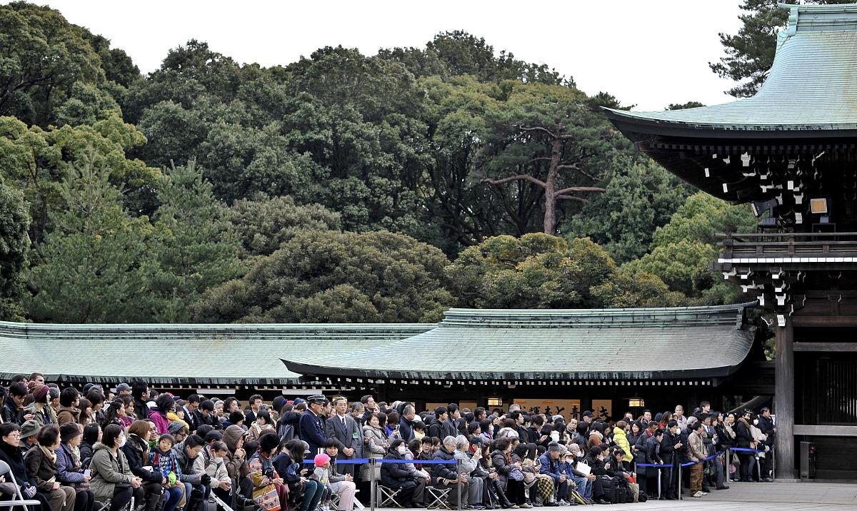 2014年1月8日,东京明治神宫,蒙古出生的相扑冠军yokozuna hakuho参加