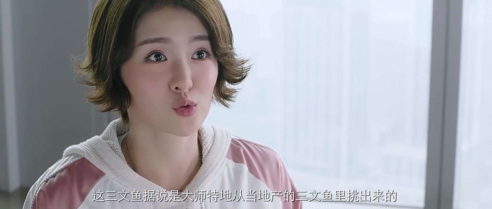 灰姑娘在高档酒店拼命点餐,谁知看到菜单价格,一脸惊讶,尴尬了