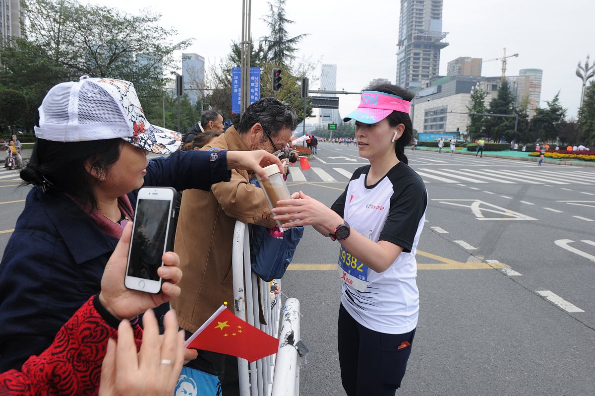 媒体助力民生：鞍山与黄山媒体服务平台解析