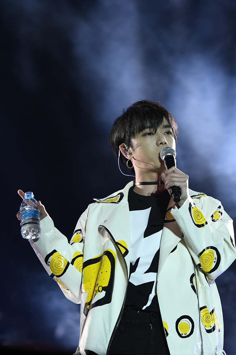 2017年4月22日,上海,b.i.g泛娱乐嘉年华.***_***华晨宇