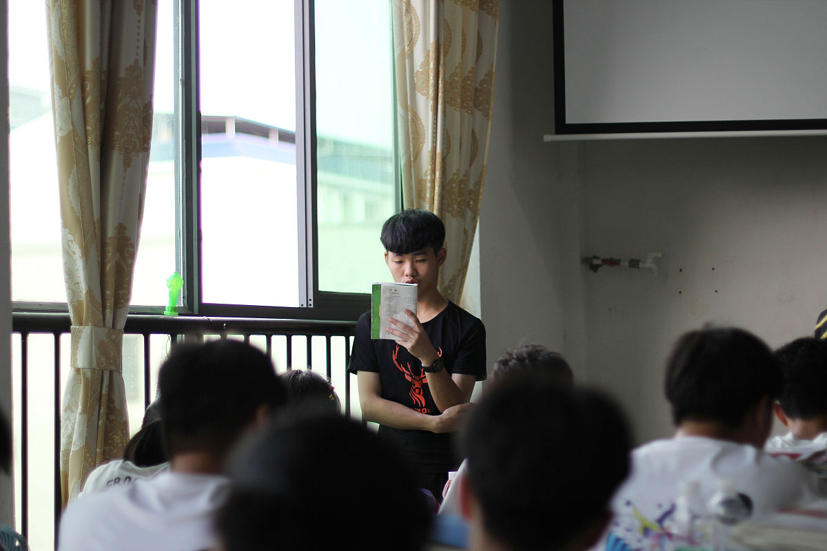 都江堰卫校艺术教育：培养学生心理健康的关键