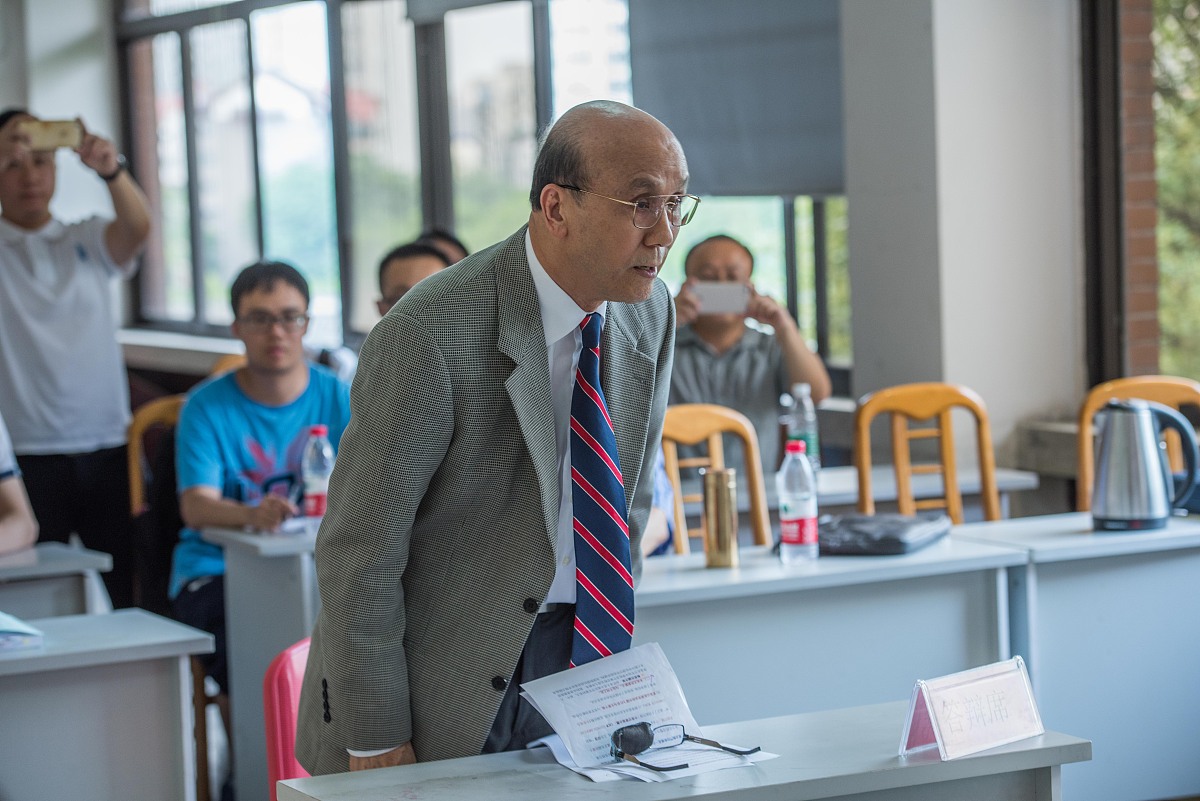 答辩PPT致谢模板感谢学校感谢答辩组老师的指导