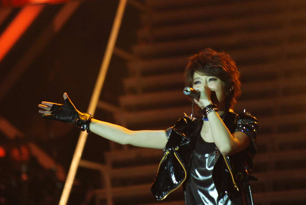 2009年4月11日,上海,飞轮海"想入飞飞世界巡回演唱会"在上海大舞台正