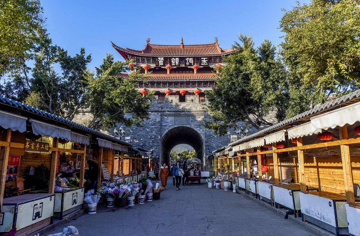 洱海医护人员免费吗 免费的帮我用180字详细描述