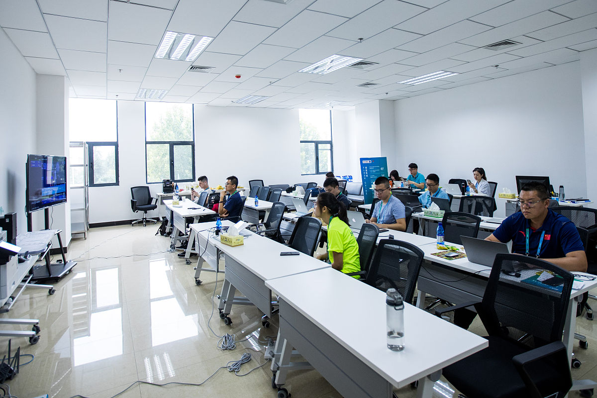 集成公司副总经理邓总调研嵊州分公司信息化项目，指导治水大脑发展