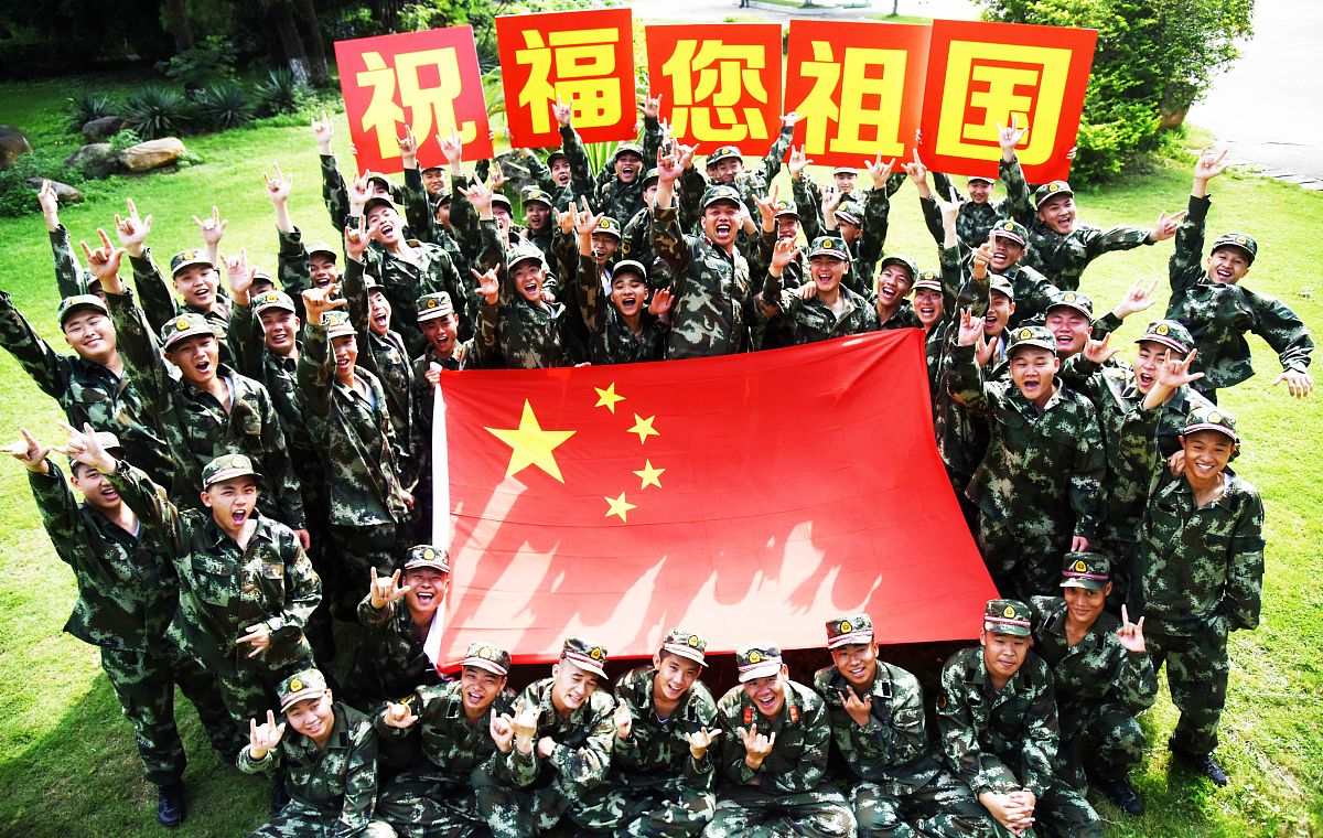 军训回忆：铁血军魂铸青春，红歌嘹亮燃斗志