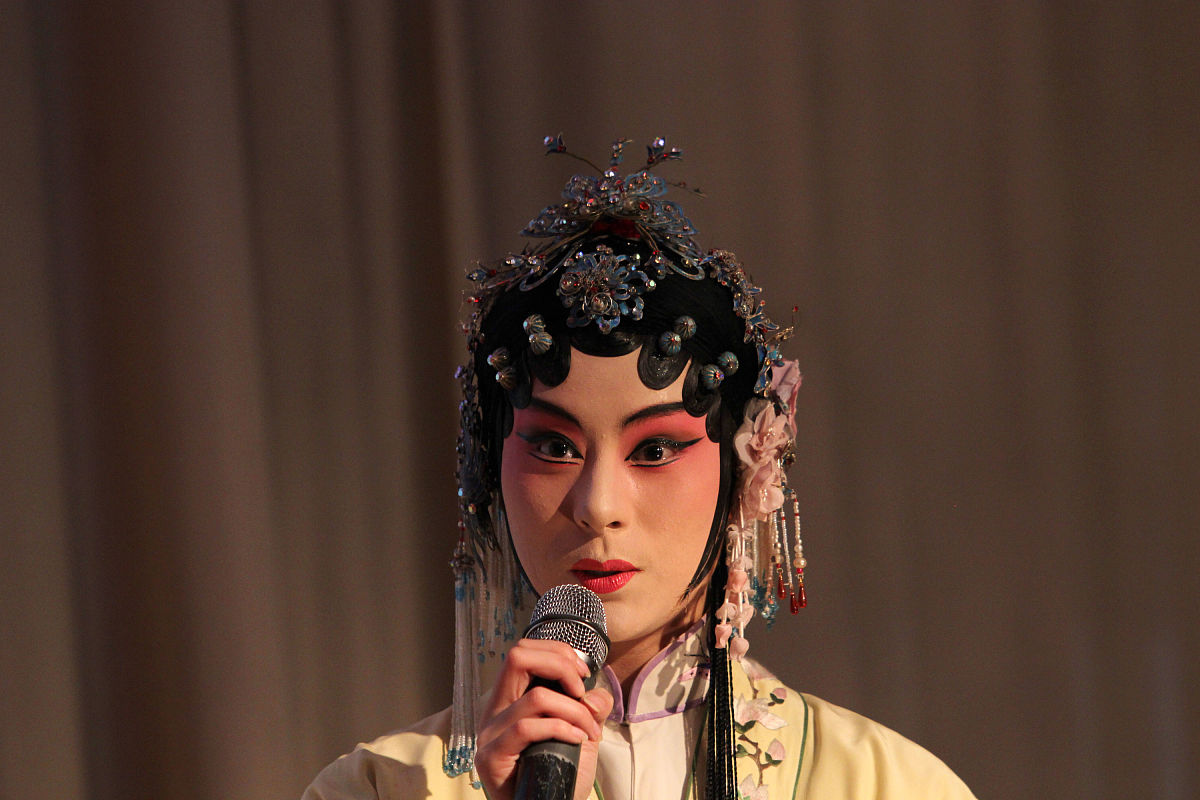 2014年4月16日,武汉,参加中华戏曲文化节演出的苏州昆剧院演员刘煜应