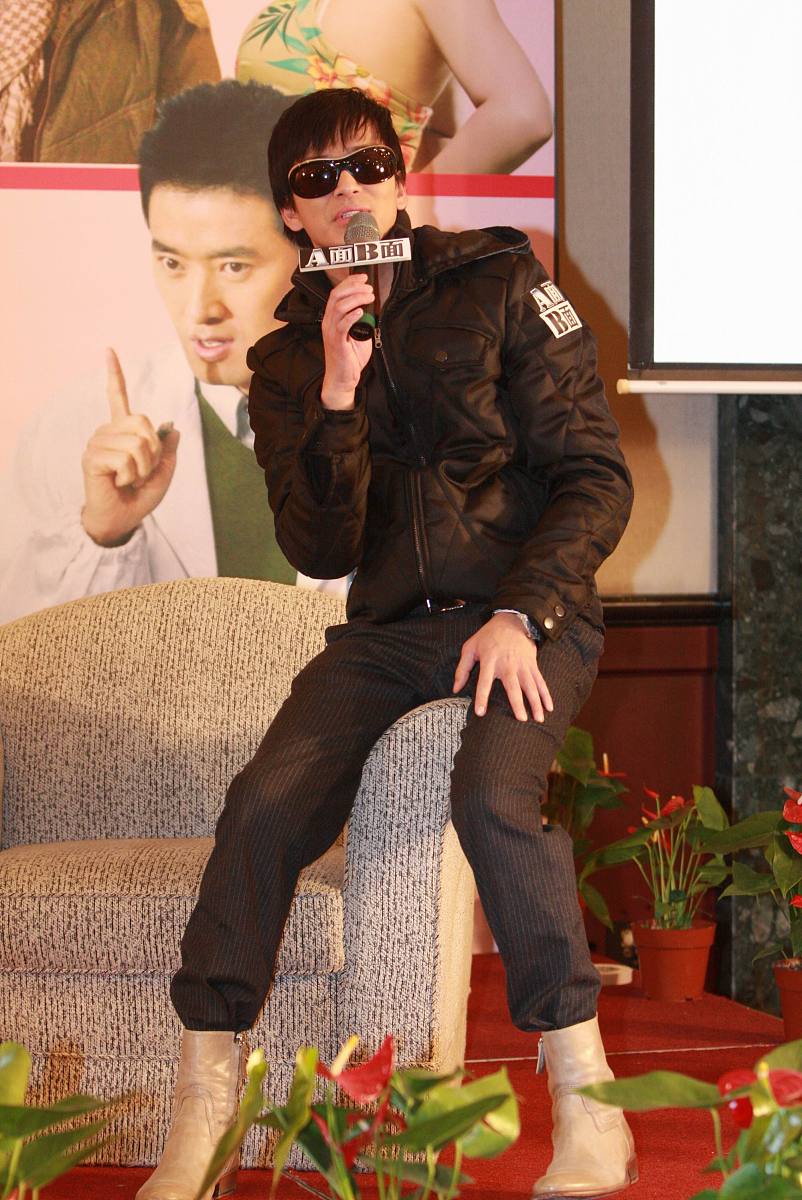 2010年2月28日,北京,首部涉及精神病题材电影《a面b面》发布会.***_**