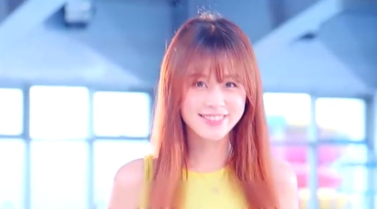 美人鱼出车祸不小心把鳞片弄丢了,来到学校寻找,还被关起来研究