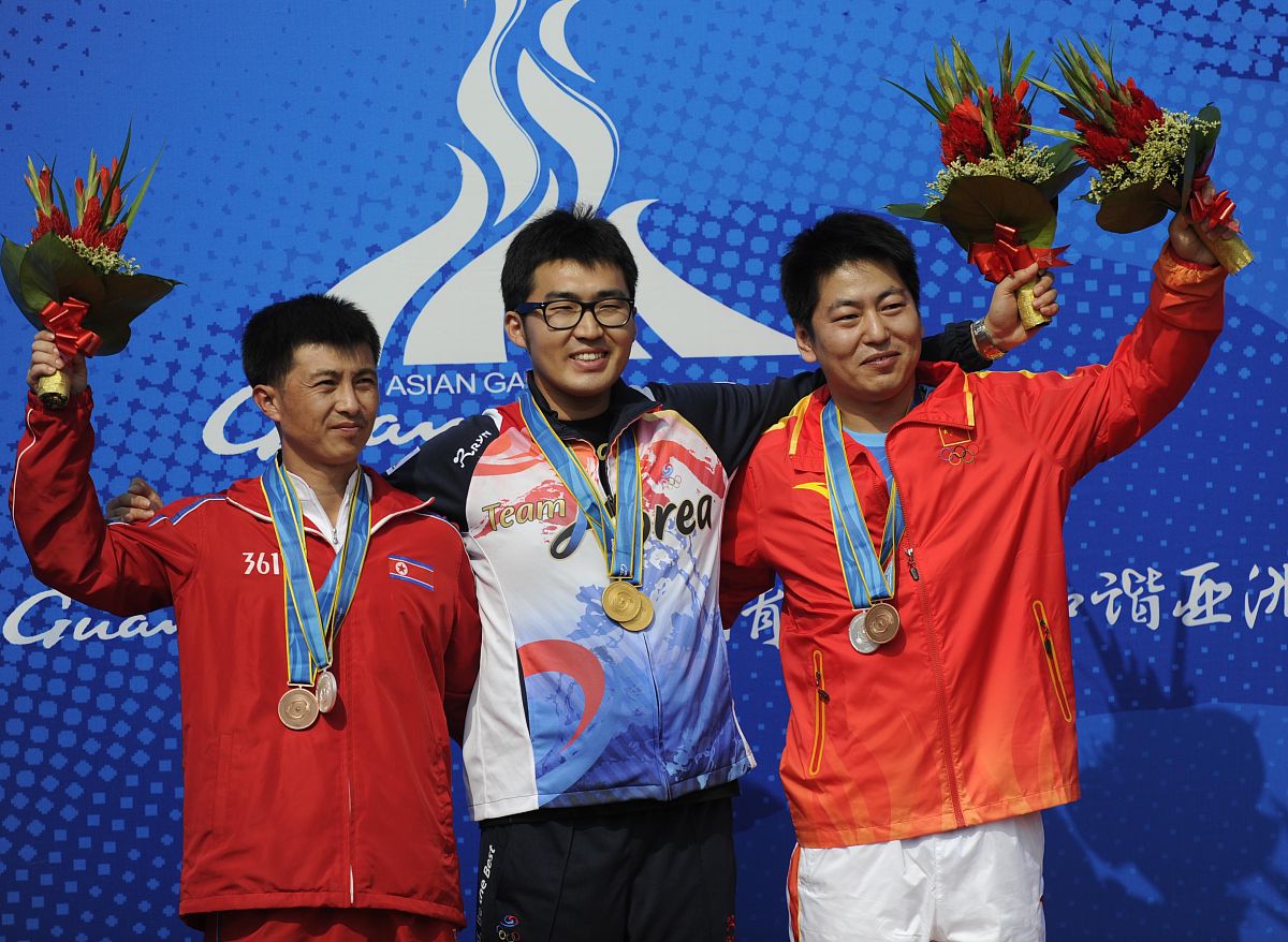 2010年11月17日,广州,2010亚运会射击男子25米标准手枪个人,中国选手