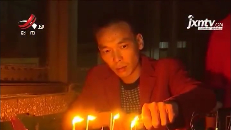 儿子18岁生日,父亲送上生日蛋糕,只求儿子像个正常人生活