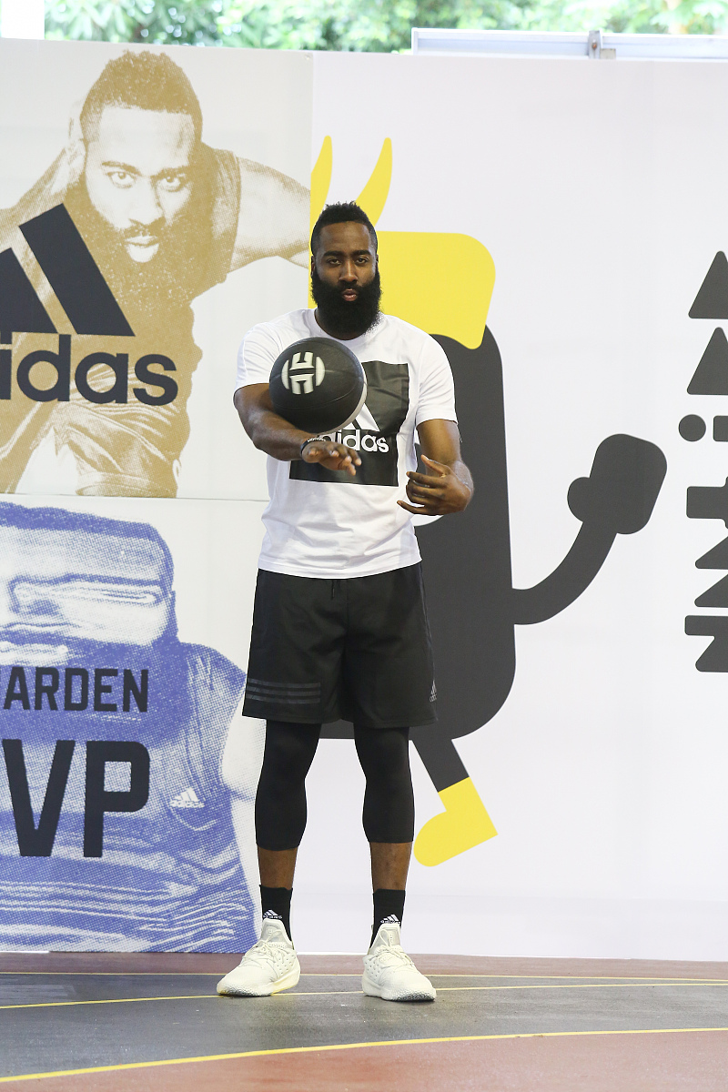 凯里欧文有双重国籍吗