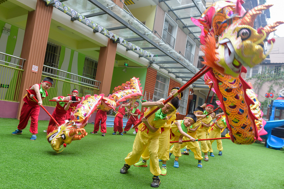 幼儿园大班语言教案：学妈妈