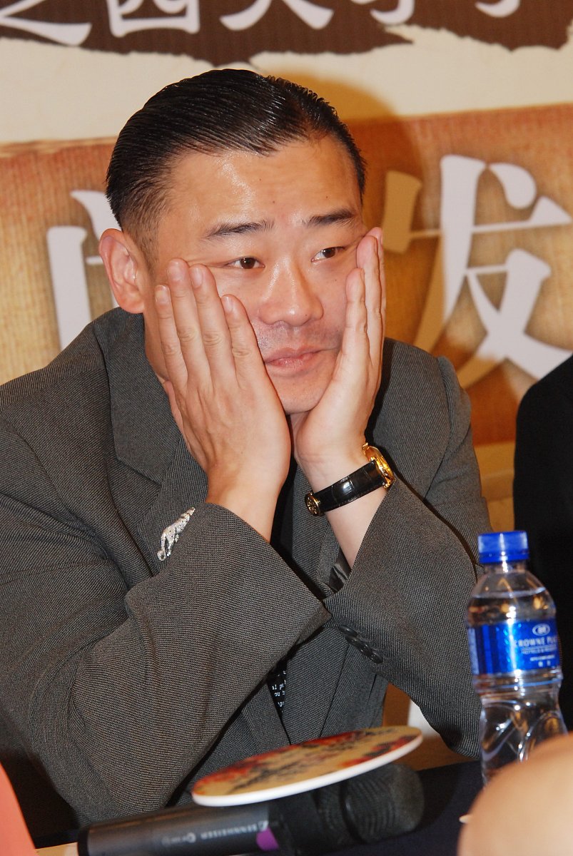 2010年5月26日,上海,《唐伯虎点秋香2》新闻发布会.***_***周立波表情