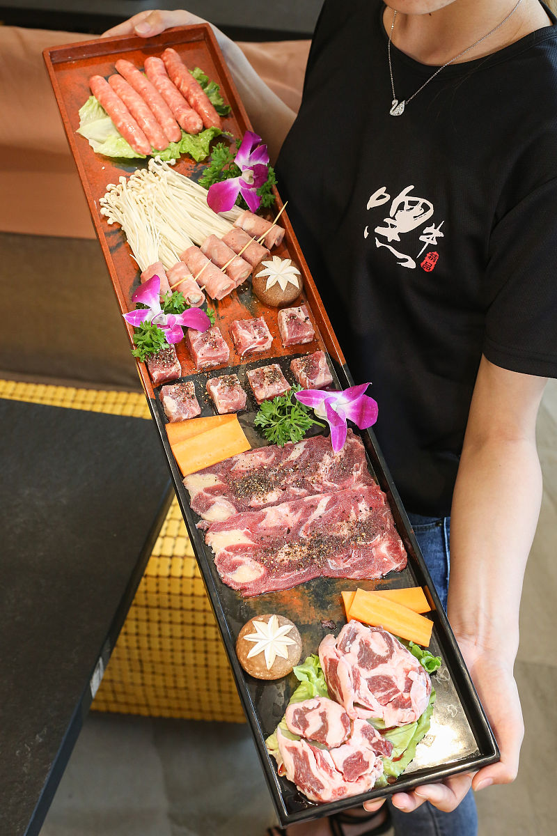 写一份烤肉店的详细好评内容