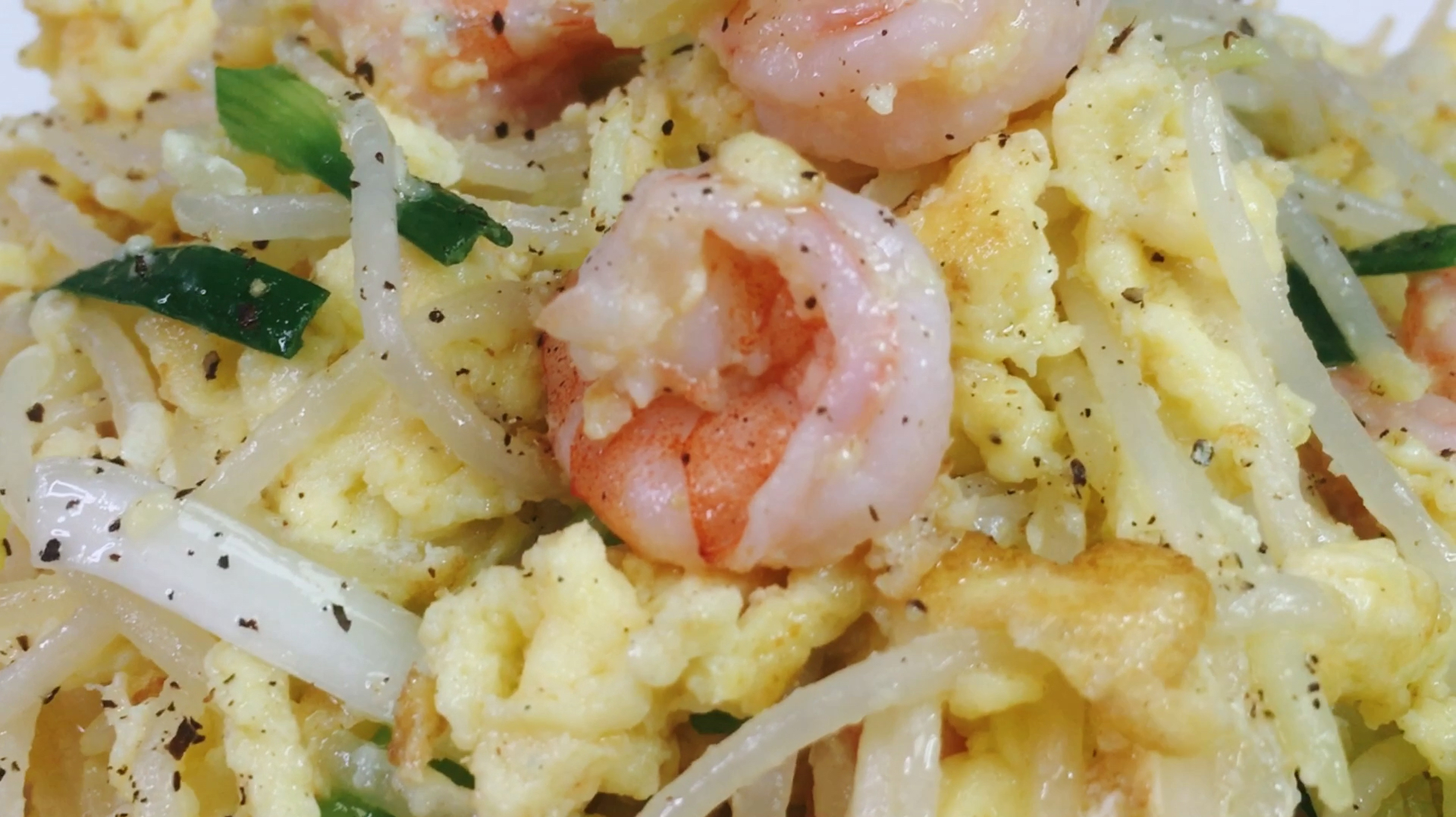 广东菜一桂花芽菜虾仁,虾仁肉质细嫩,特别适合喜欢口感清淡的做