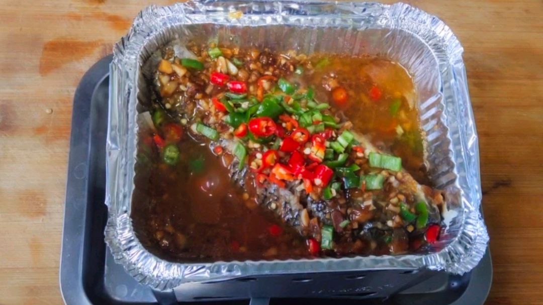 烧烤教学之锡纸鲫鱼,新式做法,鲜嫩多汁