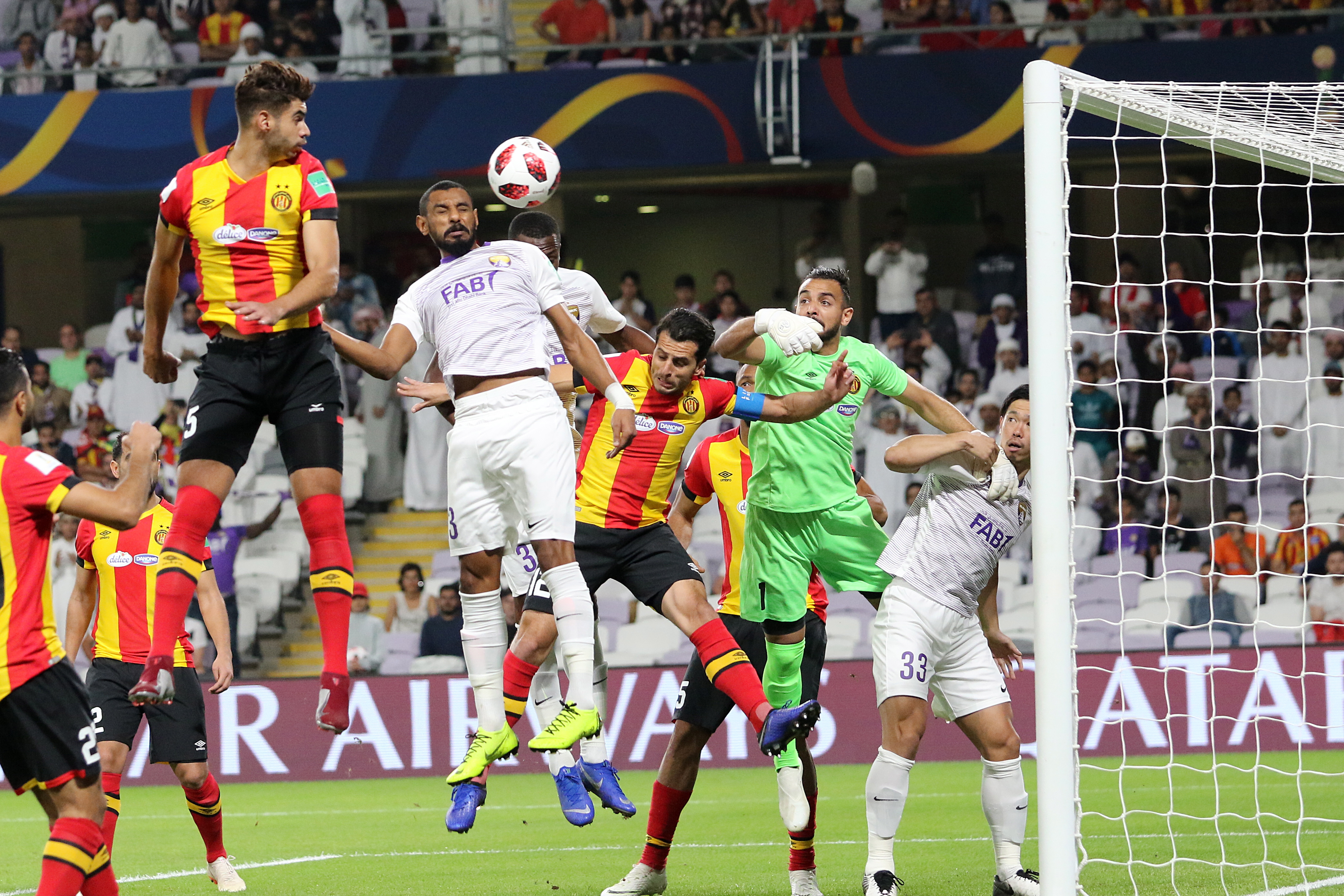 足球--世俱杯:阿联酋艾因晋级半决赛