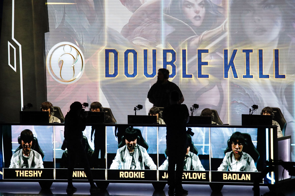 IG夺冠！中国战队首次问鼎英雄联盟S8世界冠军