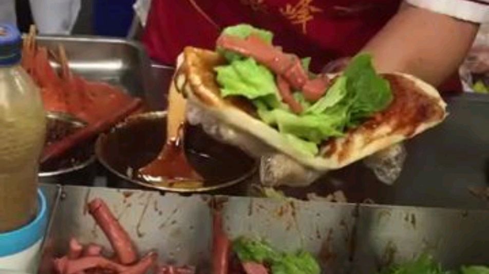 饼夹菜做成这样,是不是比汉堡包还要丰盛?