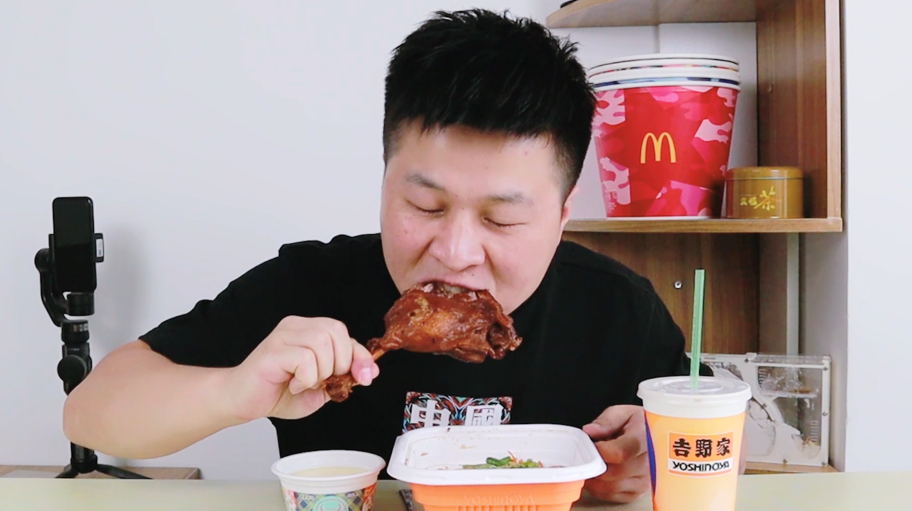 试吃吉野家“爆鸭大鸭腿饭套餐”超大鸭腿配米饭,一口下去超满足